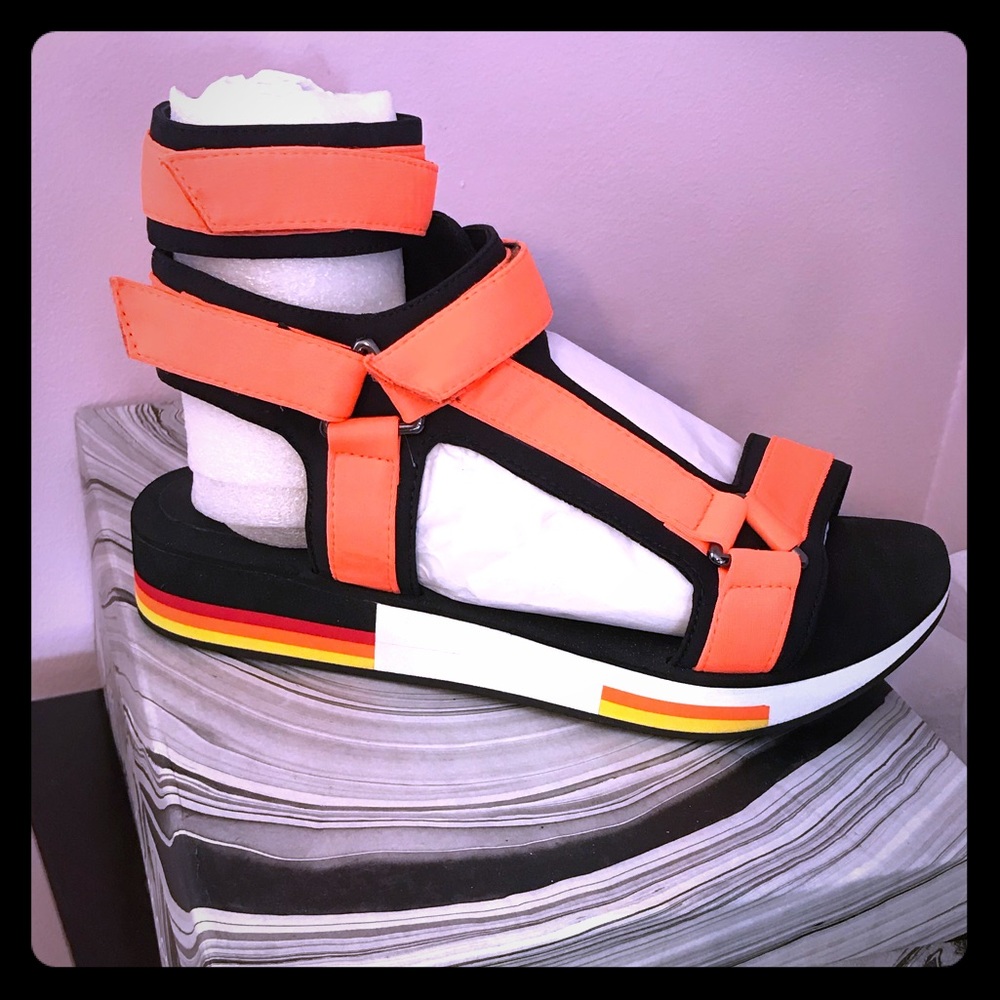 💥SOLD💥Jeffrey Campbell Sporty Sandal